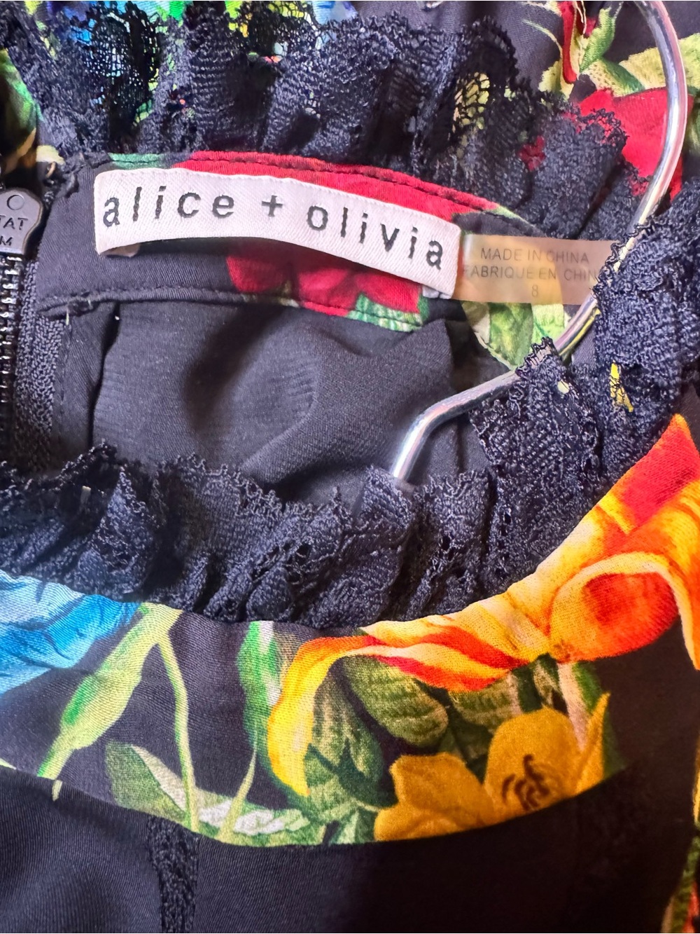 Alice + Olivia Camreigh Printed Blouson Sleeve Maxi Dress. Size 8 - Picture 13 of 17